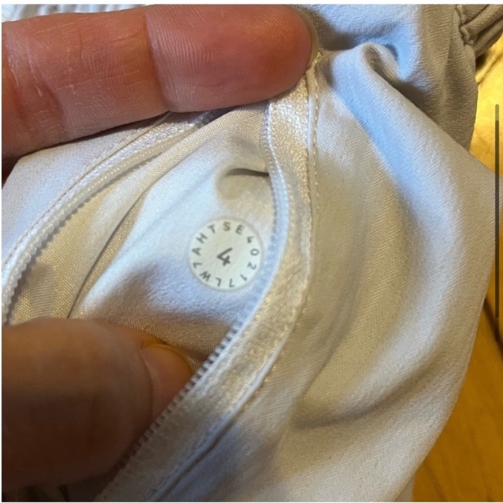 Lululemon Tracker Short V *4" in White size four (4) - Picture 4 of 9